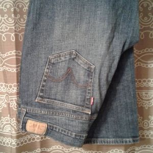 Levis jeans